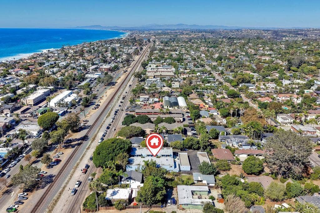 981 N Vulcan Avenue, #4, Encinitas, CA 92024 981 N Vulcan Avenue, #4, Encinitas, CA 92024