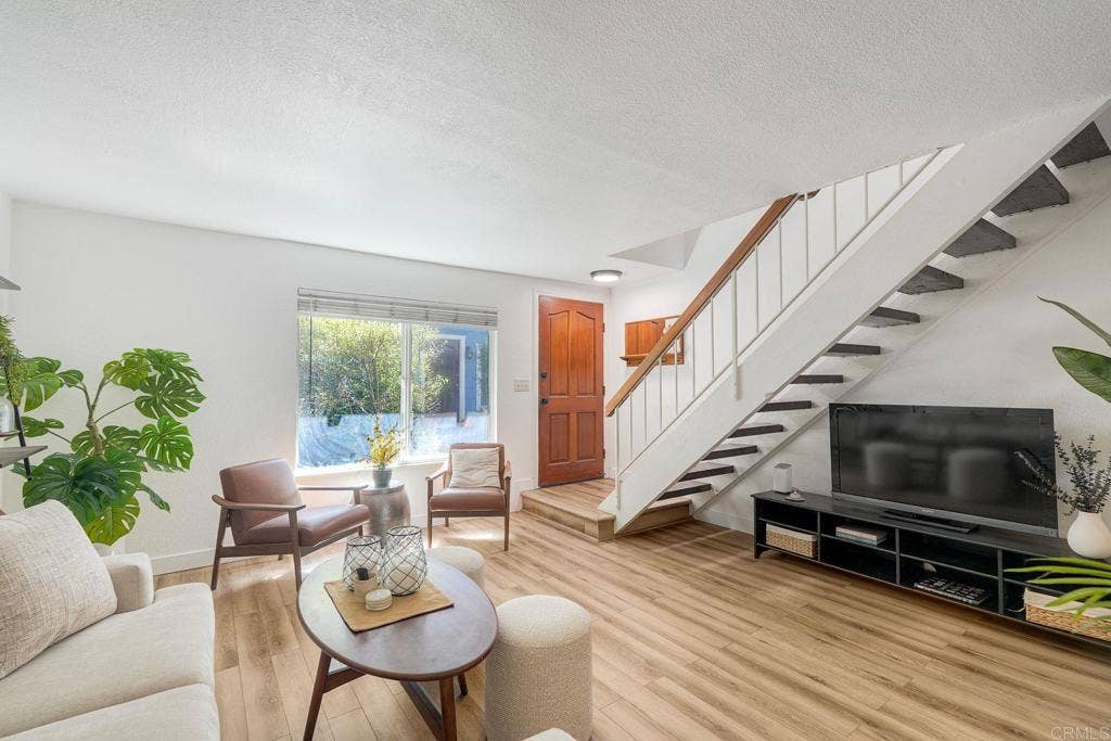 981 N Vulcan Avenue, #4, Encinitas, CA 92024 981 N Vulcan Avenue, #4, Encinitas, CA 92024