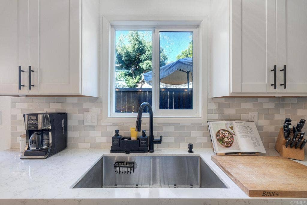 981 N Vulcan Avenue, #4, Encinitas, CA 92024 981 N Vulcan Avenue, #4, Encinitas, CA 92024