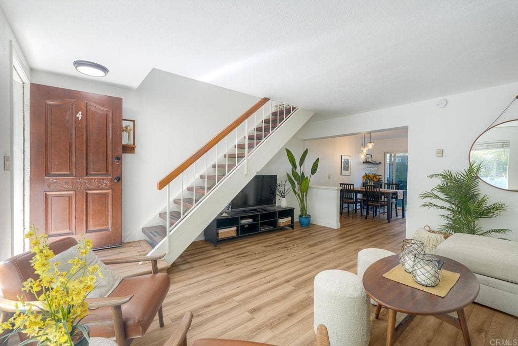 981 N Vulcan Avenue, #4, Encinitas, CA 92024 981 N Vulcan Avenue, #4, Encinitas, CA 92024