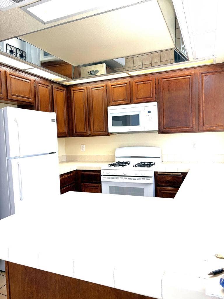 6924 Sandpiper Place, Carlsbad, CA 92009 6924 Sandpiper Place, Carlsbad, CA 92009