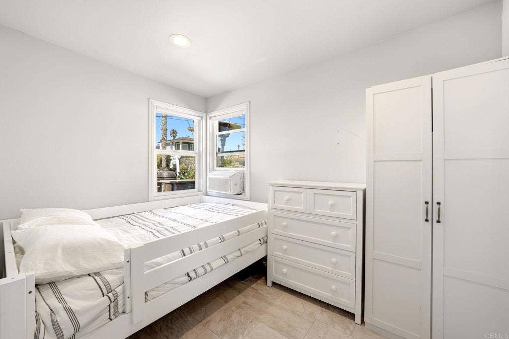 147 Maple Avenue, Carlsbad, CA 92008 147 Maple Avenue, Carlsbad, CA 92008