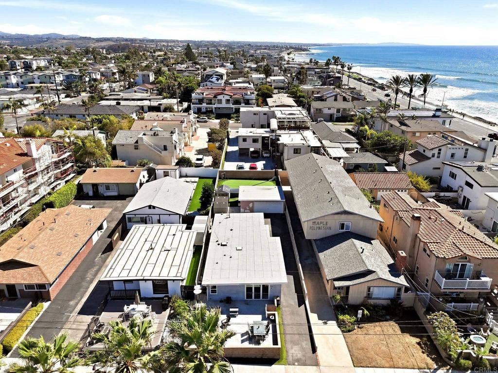 147 Maple Avenue, Carlsbad, CA 92008 147 Maple Avenue, Carlsbad, CA 92008