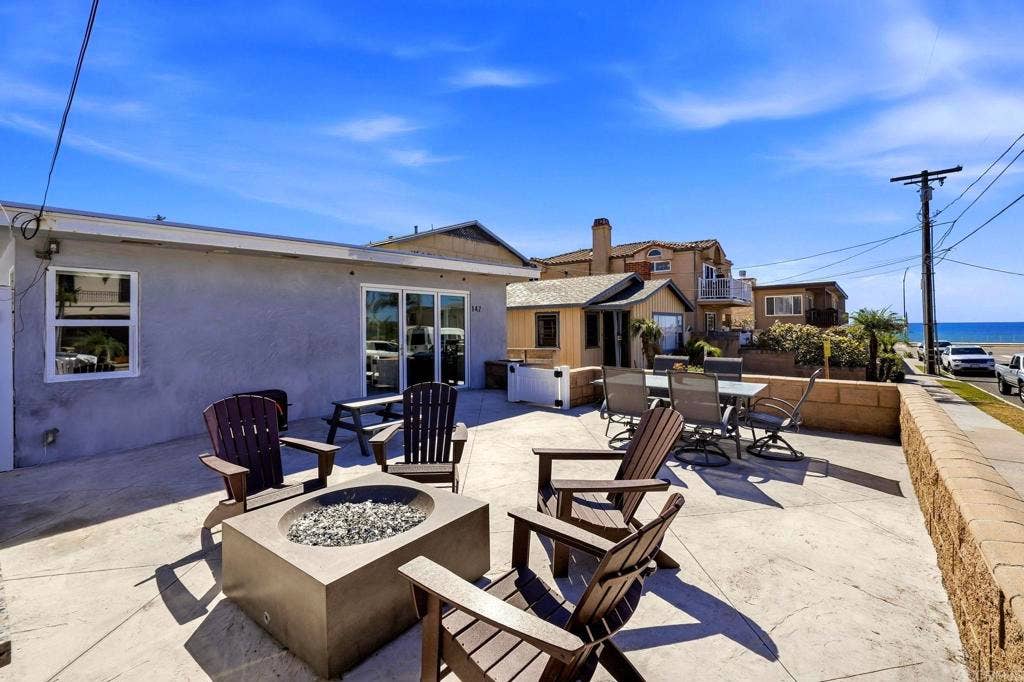 147 Maple Avenue, Carlsbad, CA 92008 147 Maple Avenue, Carlsbad, CA 92008