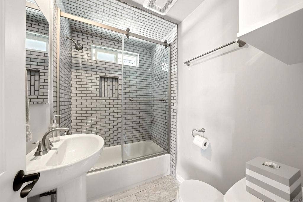 147 Maple Avenue, Carlsbad, CA 92008 147 Maple Avenue, Carlsbad, CA 92008