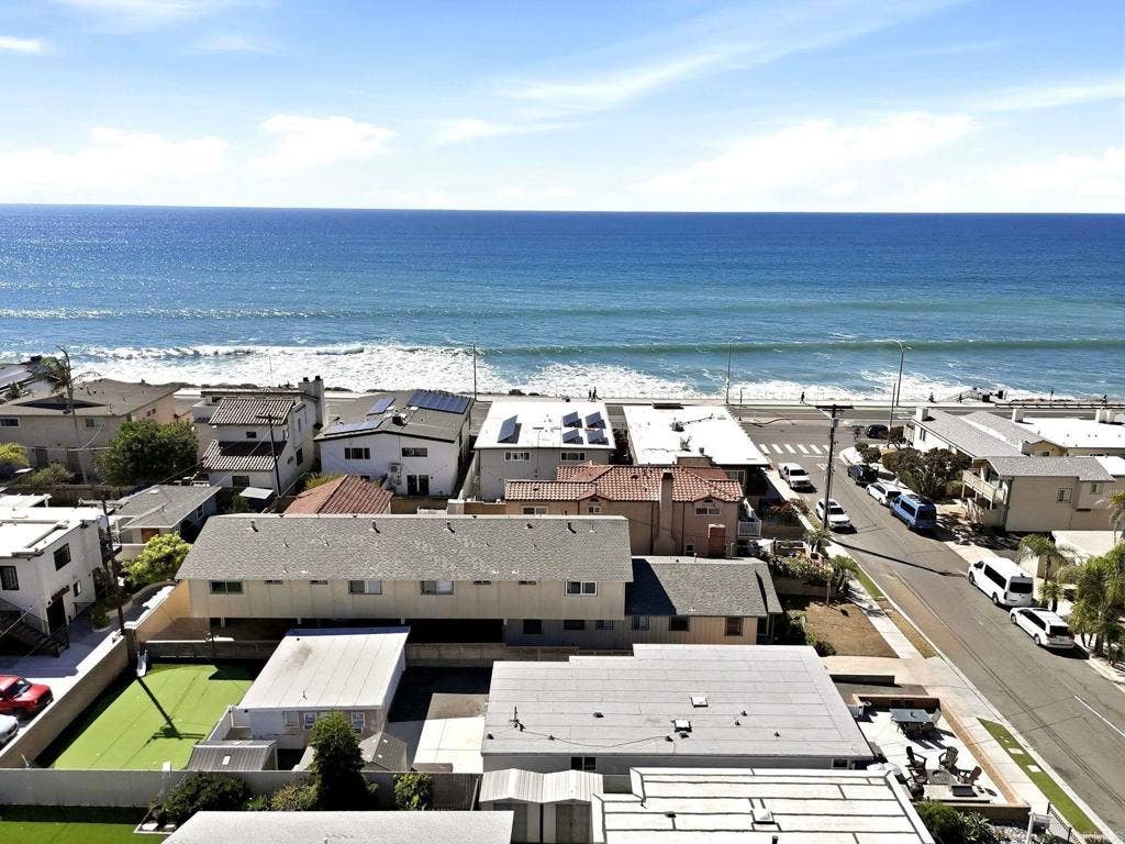 147 Maple Avenue, Carlsbad, CA 92008 147 Maple Avenue, Carlsbad, CA 92008