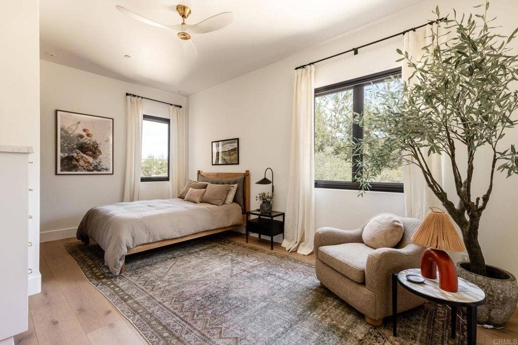 525 Sleeping Indian Rd, Oceanside, CA 92057