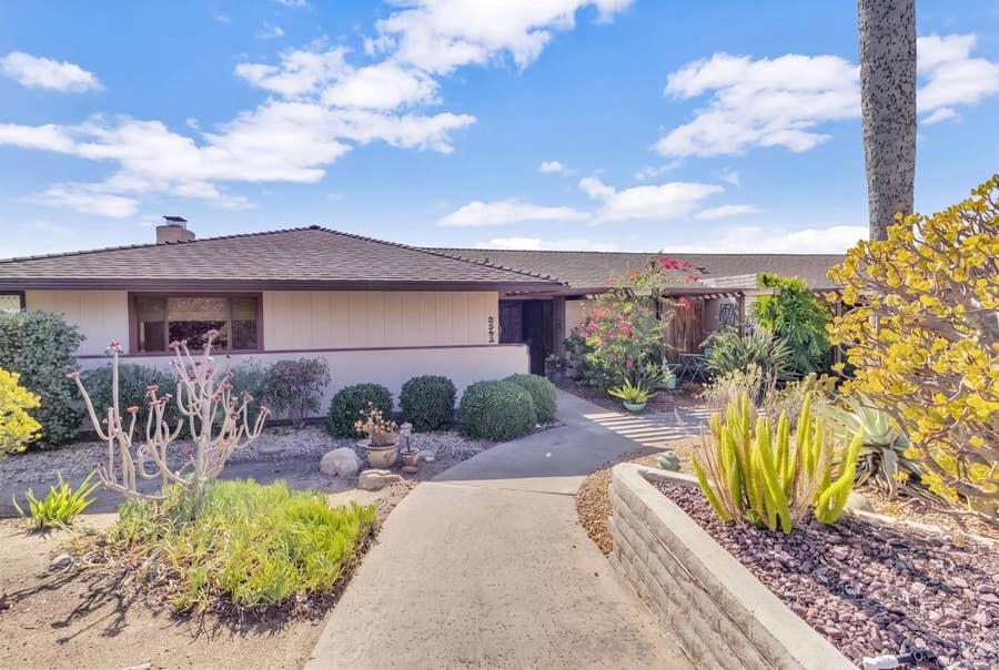 Property photo for 2542 Los Cerritos Lane, Fallbrook, CA