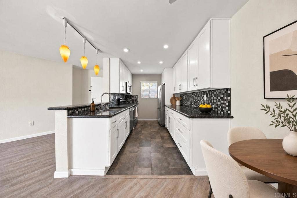 9709 Mesa Springs Way, #211, San Diego, CA 92126 9709 Mesa Springs Way, #211, San Diego, CA 92126