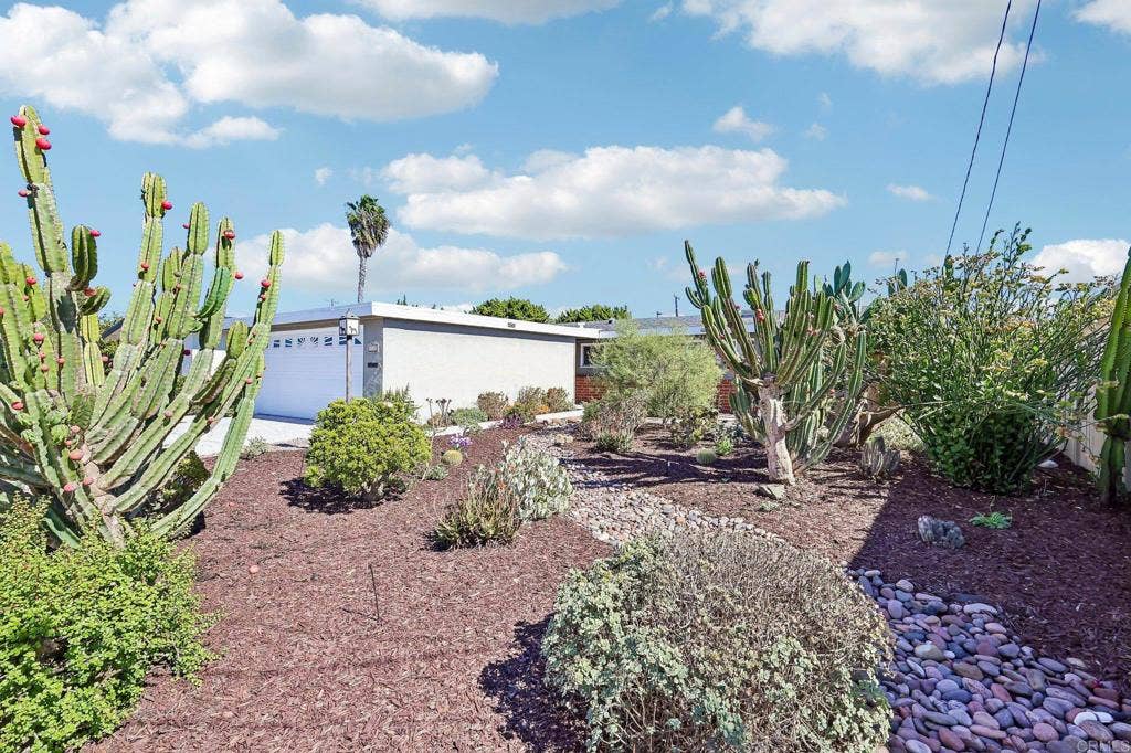 4121 Mount Hukee, San Diego, CA 92117 4121 Mount Hukee, San Diego, CA 92117