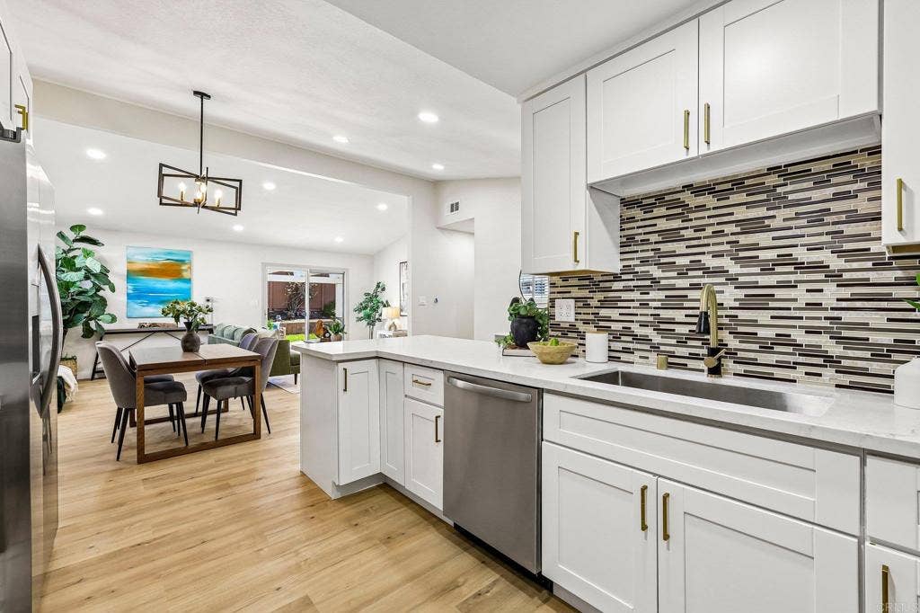 4121 Mount Hukee, San Diego, CA 92117 4121 Mount Hukee, San Diego, CA 92117