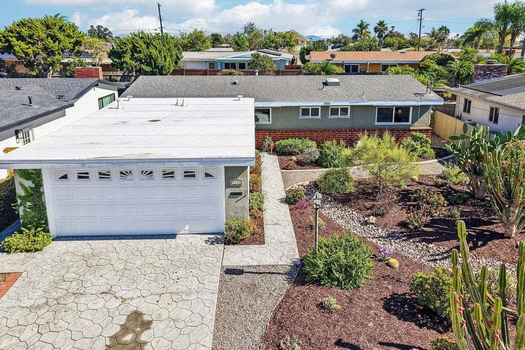 4121 Mount Hukee, San Diego, CA 92117 4121 Mount Hukee, San Diego, CA 92117
