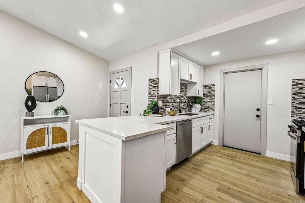4121 Mount Hukee, San Diego, CA 92117 4121 Mount Hukee, San Diego, CA 92117