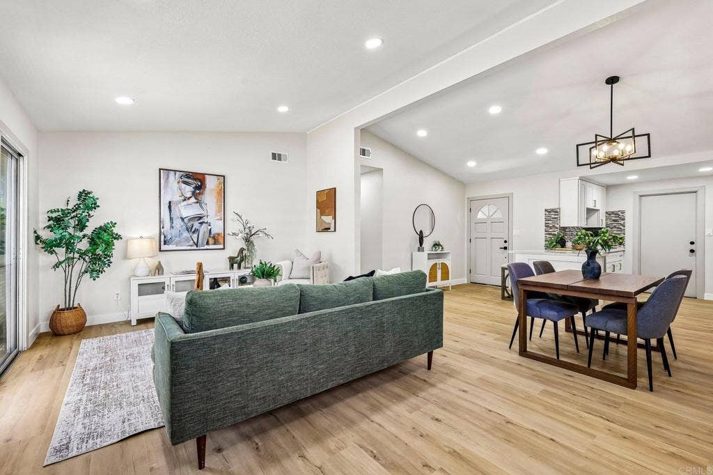 4121 Mount Hukee, San Diego, CA 92117 4121 Mount Hukee, San Diego, CA 92117