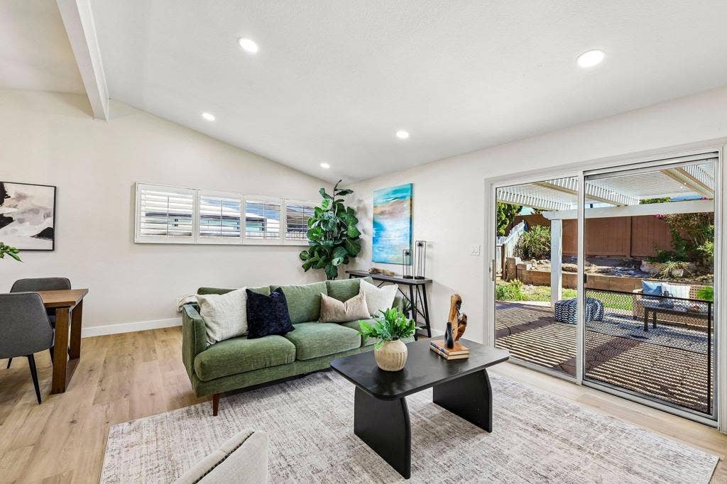 4121 Mount Hukee, San Diego, CA 92117 4121 Mount Hukee, San Diego, CA 92117