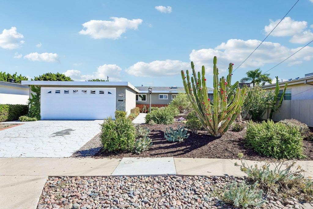 4121 Mount Hukee, San Diego, CA 92117 4121 Mount Hukee, San Diego, CA 92117