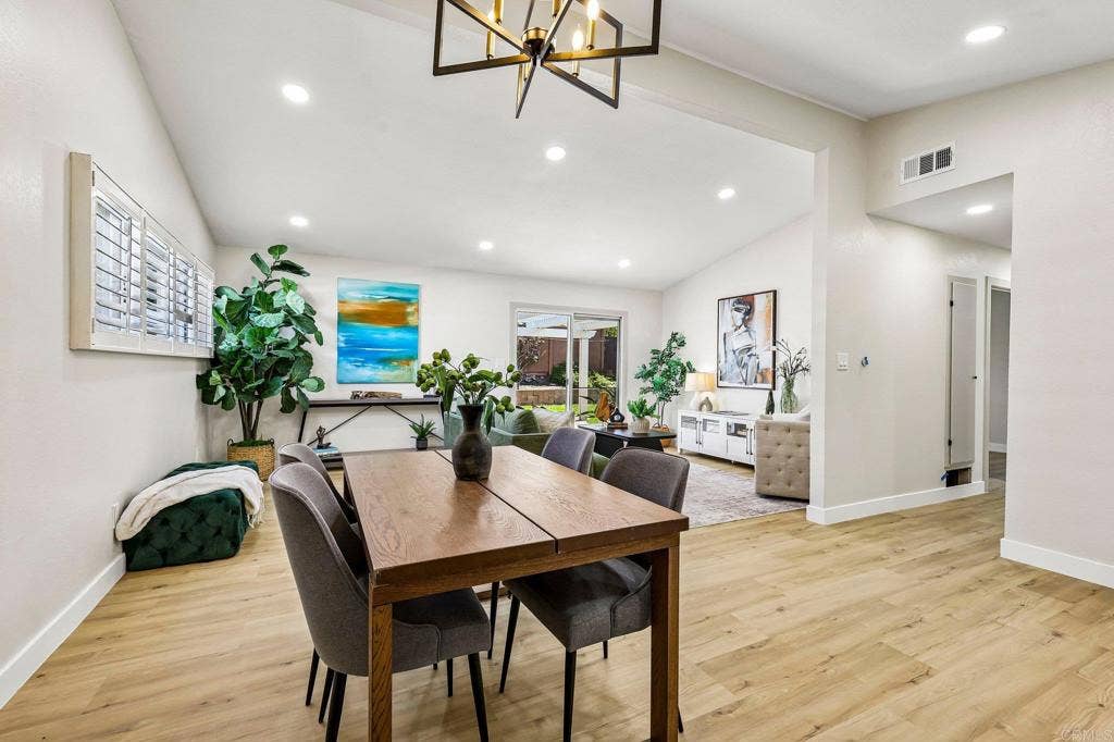 4121 Mount Hukee, San Diego, CA 92117 4121 Mount Hukee, San Diego, CA 92117