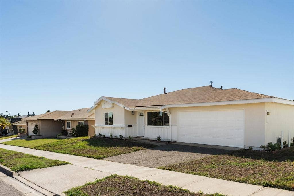 147 Edgewood Drive, Oceanside, CA 92054 147 Edgewood Drive, Oceanside, CA 92054