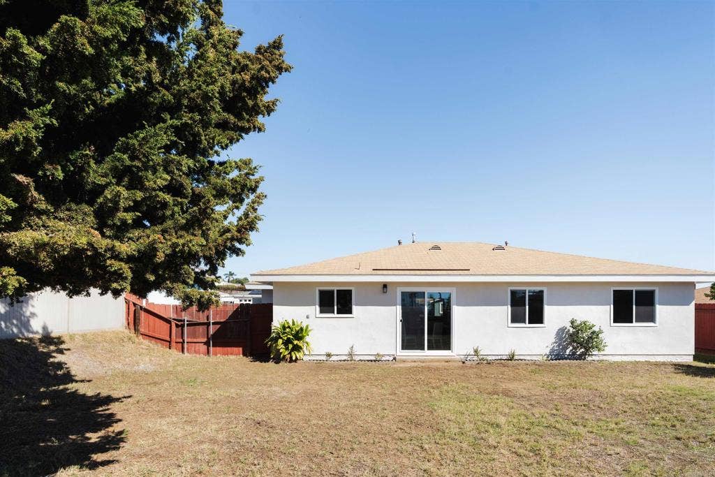 147 Edgewood Drive, Oceanside, CA 92054 147 Edgewood Drive, Oceanside, CA 92054