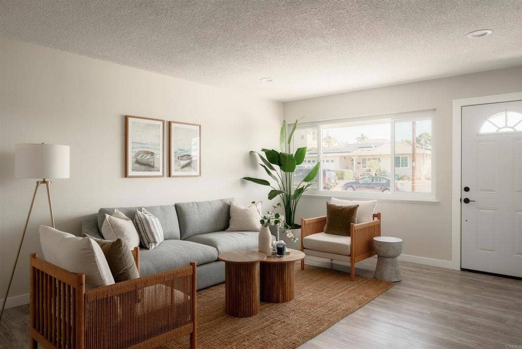 147 Edgewood Drive, Oceanside, CA 92054 147 Edgewood Drive, Oceanside, CA 92054