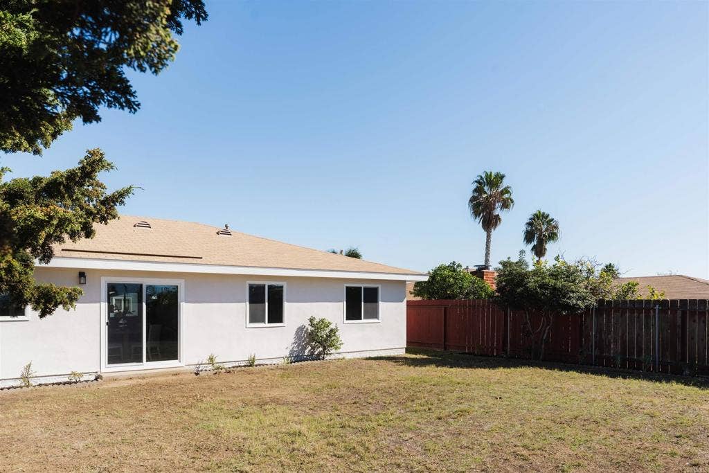 147 Edgewood Drive, Oceanside, CA 92054 147 Edgewood Drive, Oceanside, CA 92054