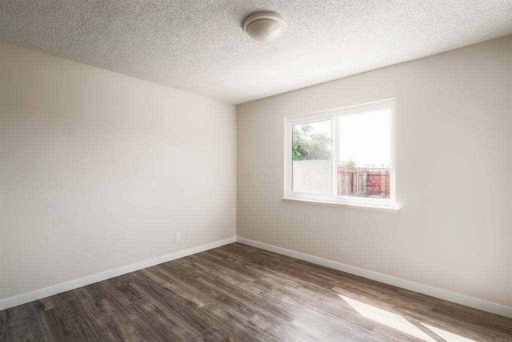 147 Edgewood Drive, Oceanside, CA 92054 147 Edgewood Drive, Oceanside, CA 92054