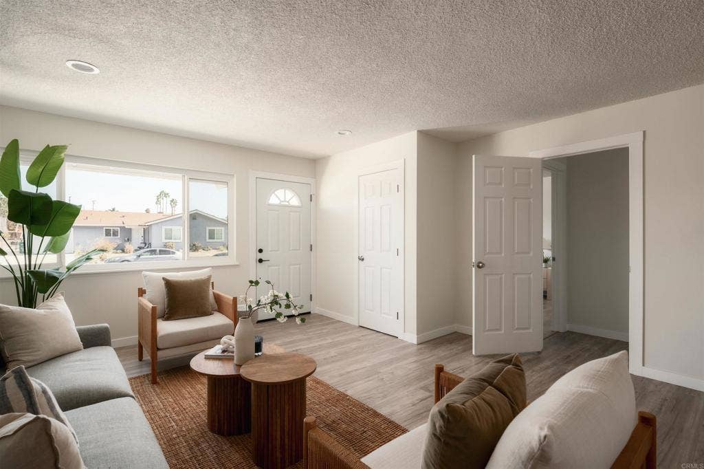 147 Edgewood Drive, Oceanside, CA 92054 147 Edgewood Drive, Oceanside, CA 92054
