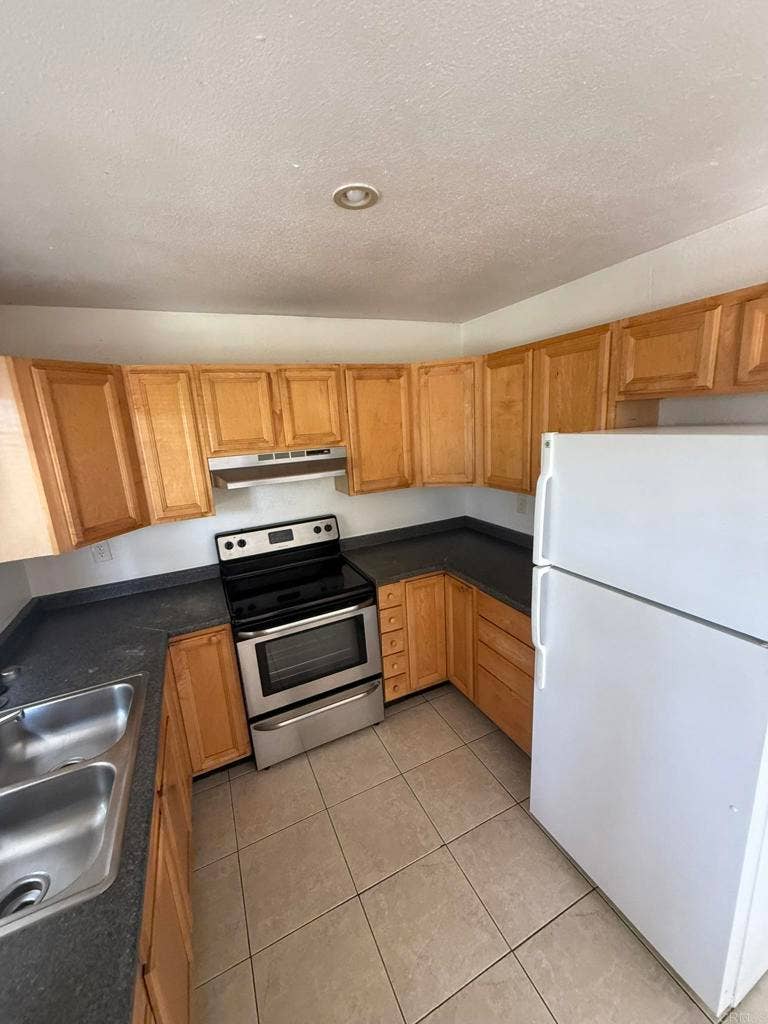 4120 Estrella Ave, #1, San Diego, CA 92105 4120 Estrella Ave, #1, San Diego, CA 92105