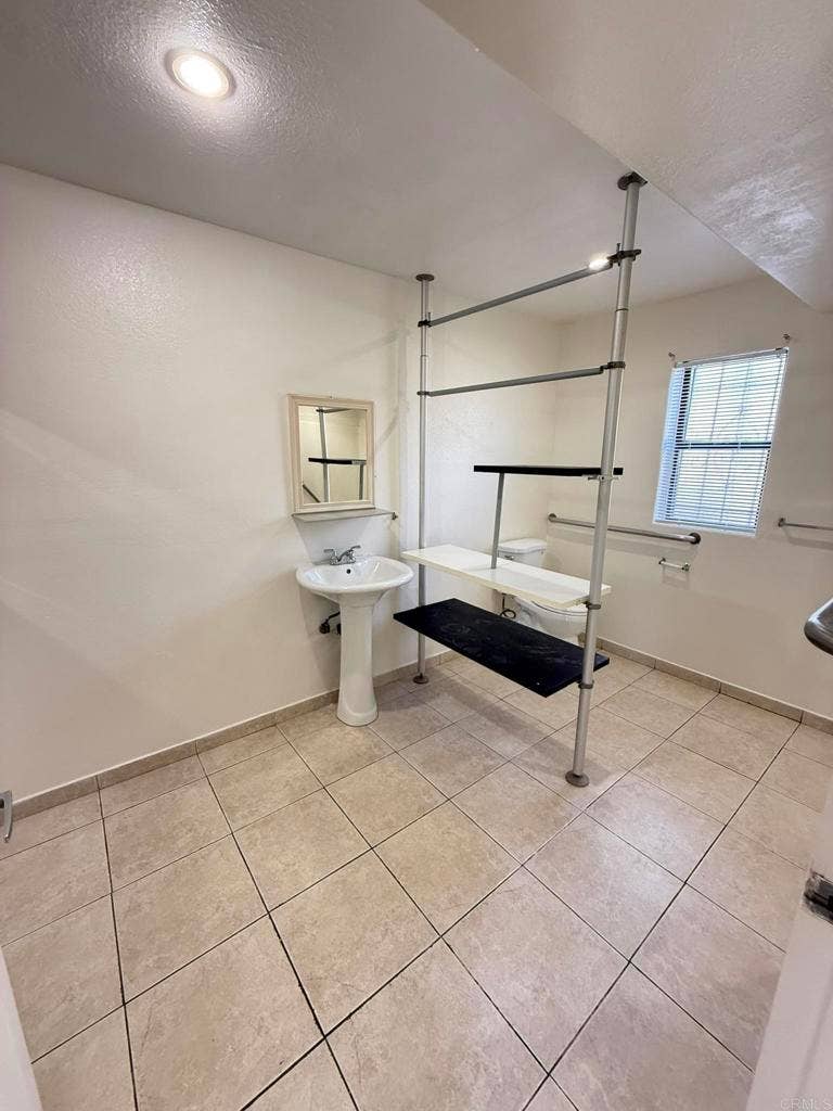 4120 Estrella Ave, #1, San Diego, CA 92105 4120 Estrella Ave, #1, San Diego, CA 92105