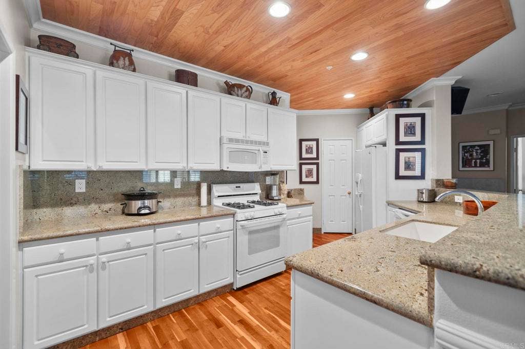 3 DARLINGTON, Irvine, CA 92620 3 DARLINGTON, Irvine, CA 92620