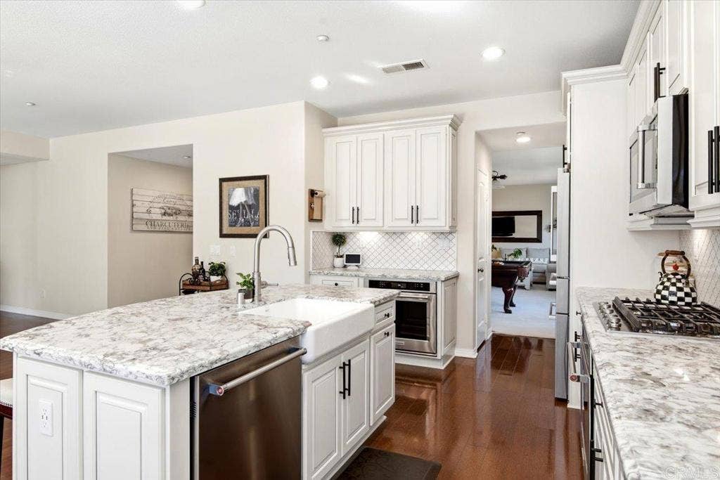 571 Chandler Court, Escondido, CA 92027 571 Chandler Court, Escondido, CA 92027