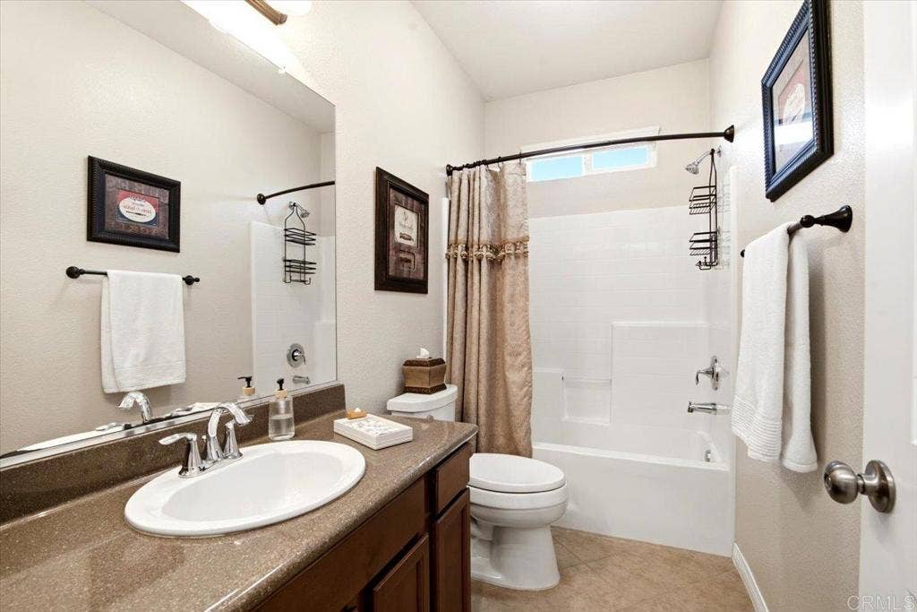 571 Chandler Court, Escondido, CA 92027 571 Chandler Court, Escondido, CA 92027