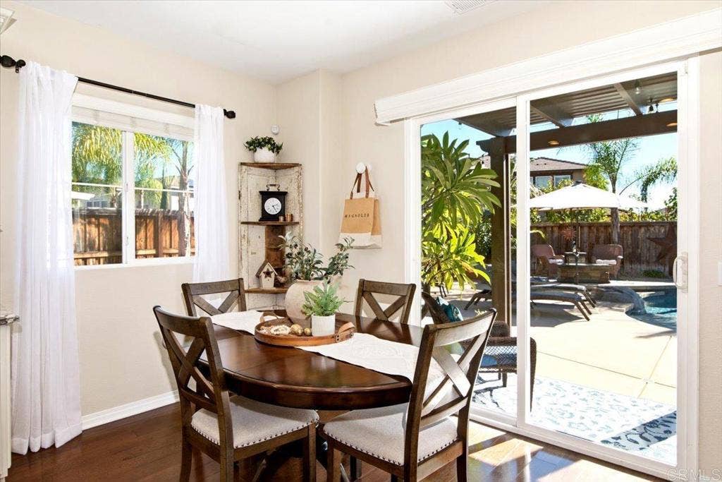 571 Chandler Court, Escondido, CA 92027 571 Chandler Court, Escondido, CA 92027