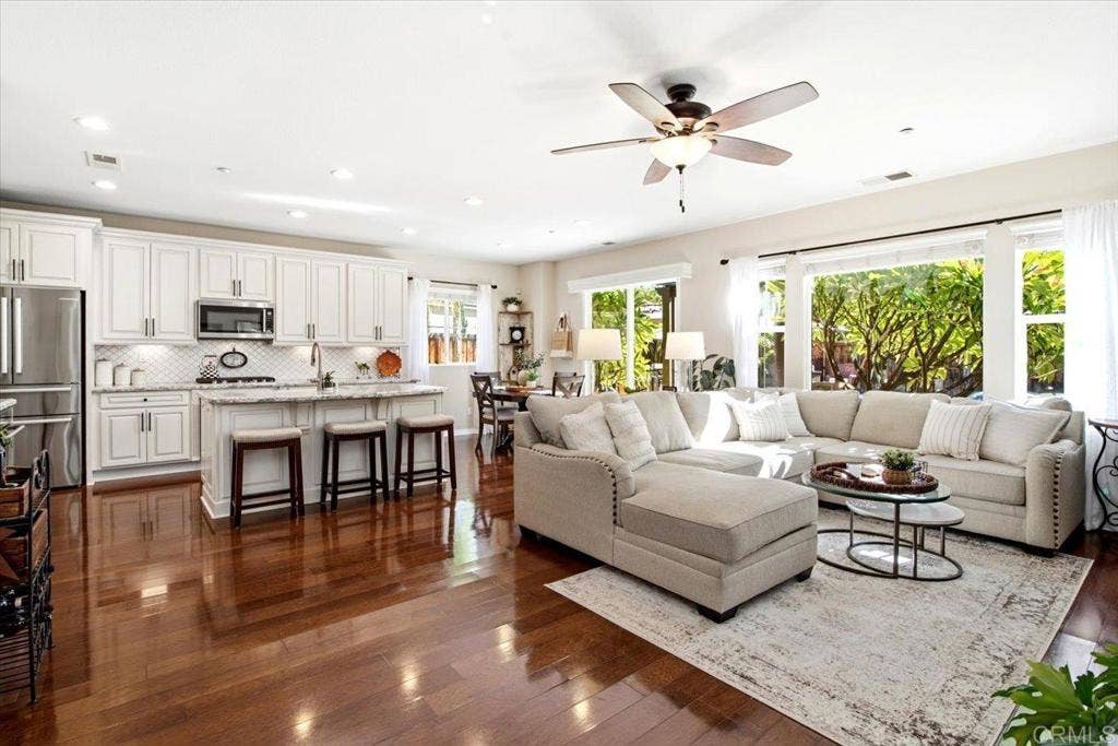 571 Chandler Court, Escondido, CA 92027 571 Chandler Court, Escondido, CA 92027