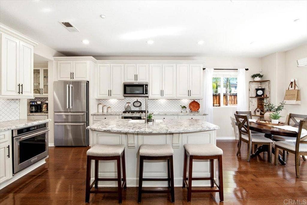 571 Chandler Court, Escondido, CA 92027 571 Chandler Court, Escondido, CA 92027
