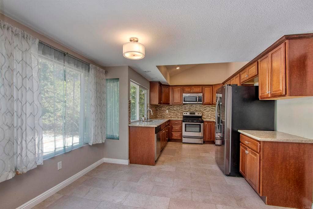 1140 Countrywood Lane, Vista, CA 92081 Kitchen