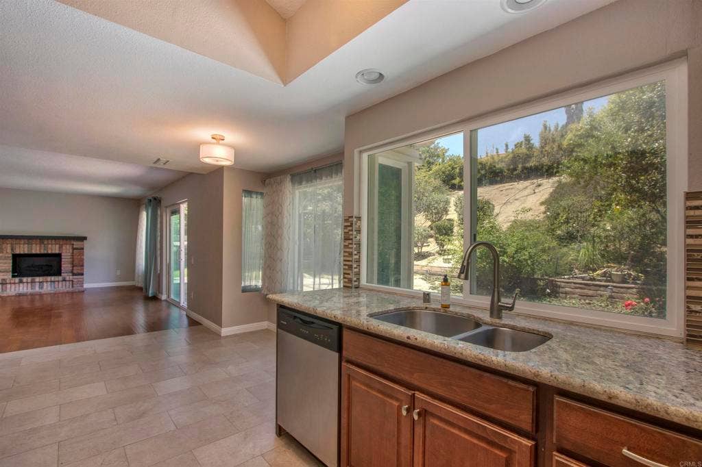 1140 Countrywood Lane, Vista, CA 92081 Kitchen
