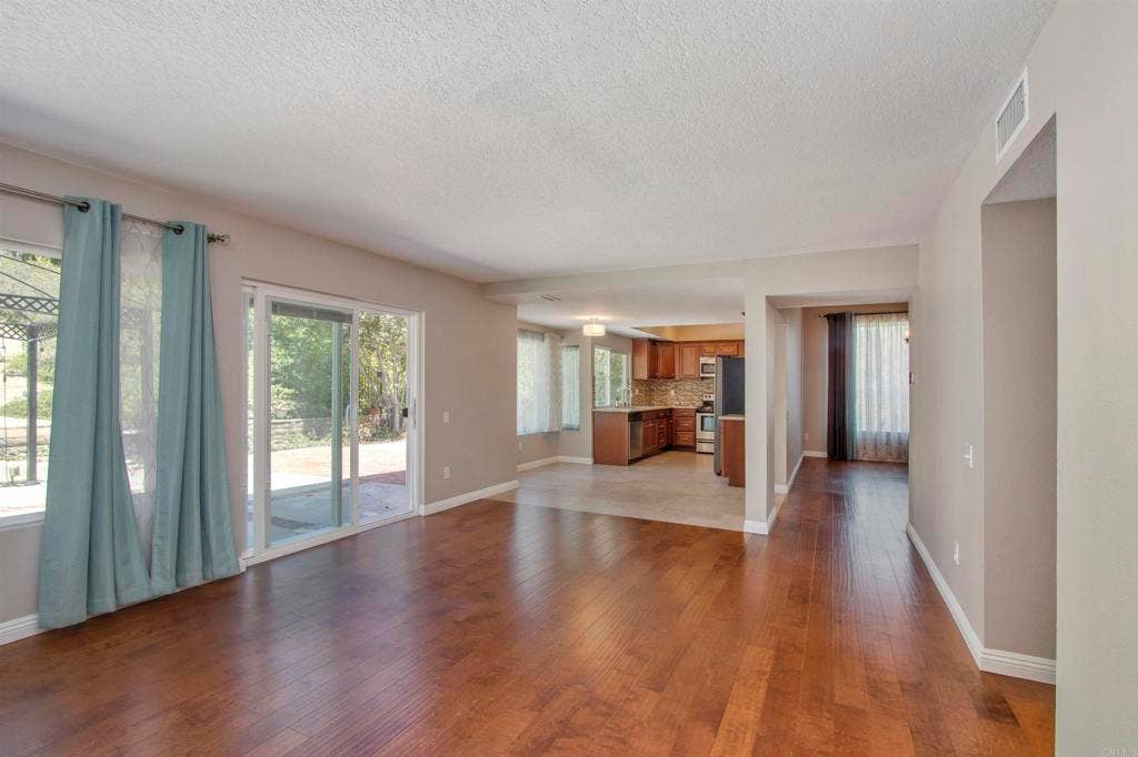 1140 Countrywood Lane, Vista, CA 92081 Den/Family/Great Room
