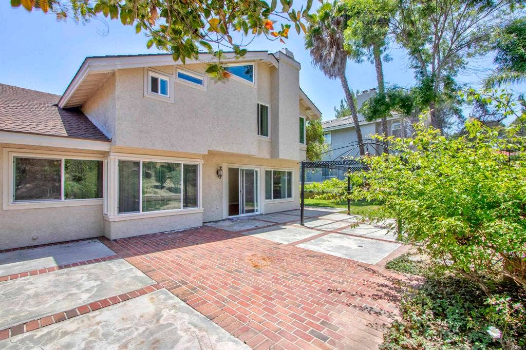 1140 Countrywood Lane, Vista, CA 92081 Exterior Back