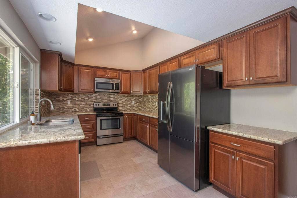 1140 Countrywood Lane, Vista, CA 92081 Kitchen