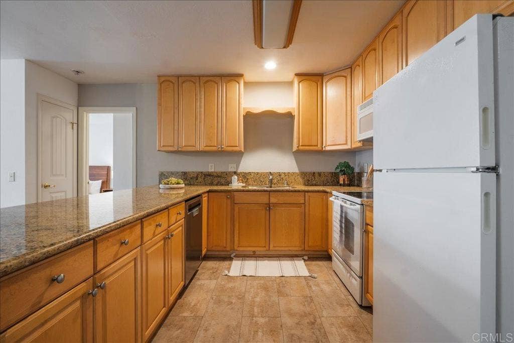 425 Autumn Drive, San Marcos, CA 92069 425 Autumn Drive, San Marcos, CA 92069