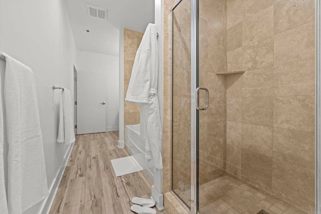 950 6Th Avenue, San Diego, CA 92101 950 6Th Avenue, San Diego, CA 92101
