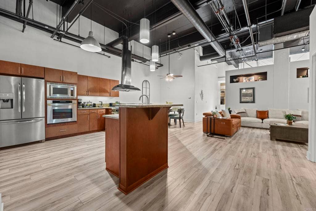 950 6Th Avenue, San Diego, CA 92101 950 6Th Avenue, San Diego, CA 92101