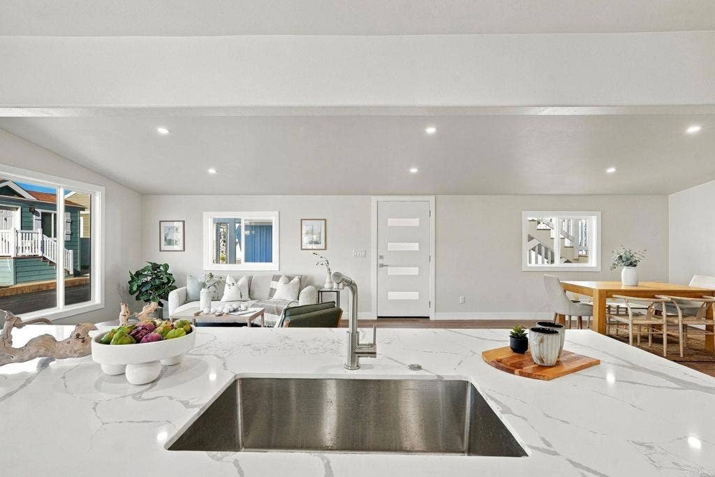 6508 Easy Street, Carlsbad, CA 92011