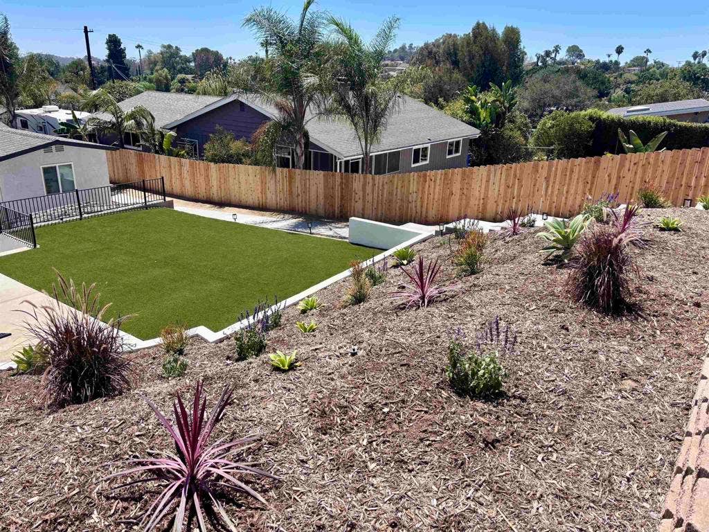 261 Hannalei Drive, Vista, CA 92083 261 Hannalei Drive, Vista, CA 92083