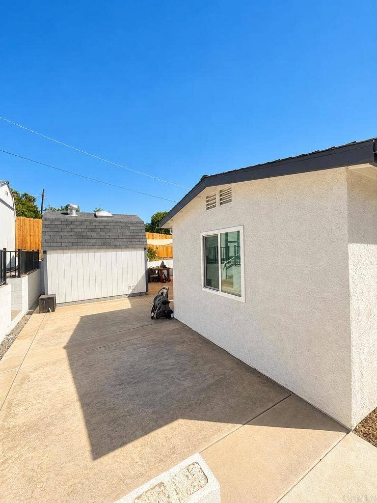261 Hannalei Drive, Vista, CA 92083 261 Hannalei Drive, Vista, CA 92083