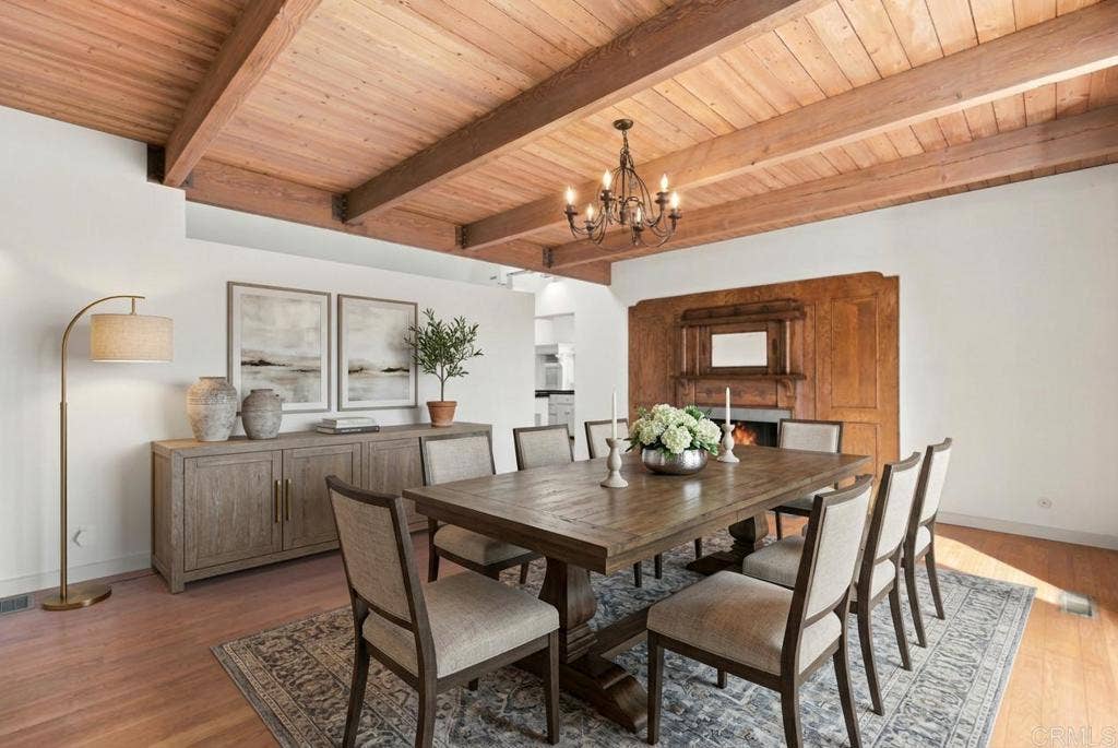 4616 Rancho Reposo, Del Mar, CA 92014 Virtually Staged Dining Room
