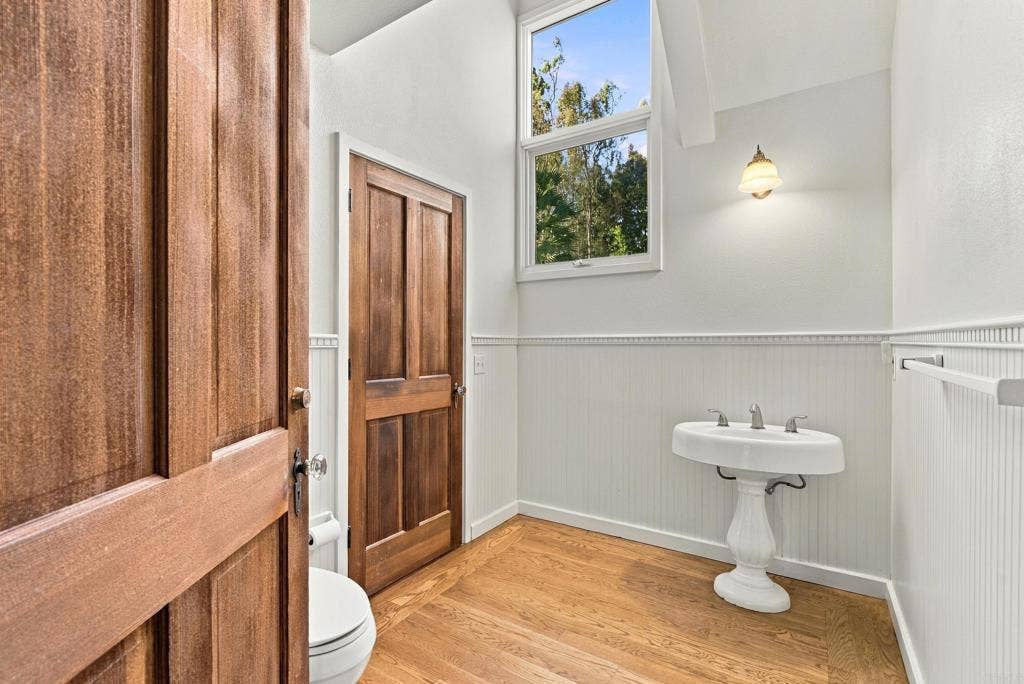 4616 Rancho Reposo, Del Mar, CA 92014 Downstairs Bathroom