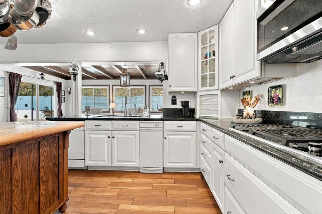 5442 Burford Street, San Diego, CA 92111 5442 Burford Street, San Diego, CA 92111