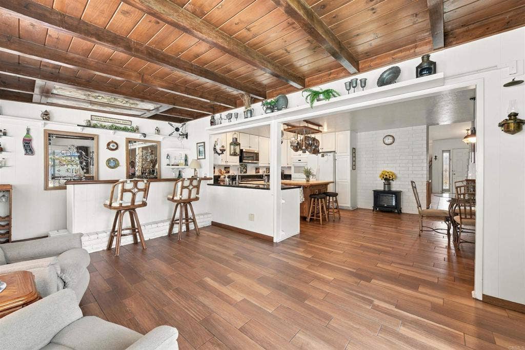 5442 Burford Street, San Diego, CA 92111 5442 Burford Street, San Diego, CA 92111